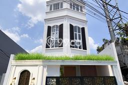 Hunian Elit LB 300m2 Siap Pakai Desain Elegan di Kemang, Jakarta Selatan Hunian Elit LB 300m2 Siap Pakai Desain Elegan di Kemang, Jakarta Selatan