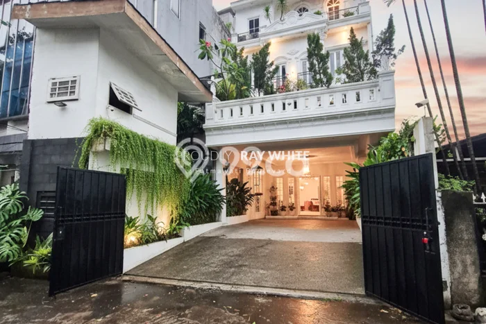 Ready to Use! Luxury House LT 197m2 Desain Modern di Duren Tiga Ready to Use! Luxury House LT 197m2 Desain Modern di Duren Tiga