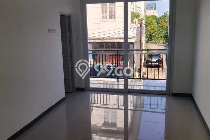 Rumah Strategis Modern Lb 80m2 di Kelapa Gading, Jakarta Utara Rumah Strategis Modern Lb 80m2 di Kelapa Gading, Jakarta Utara