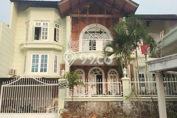 Siap Huni Hunian Elit 6 Kamar di Ciledug Dekat ke Mana Pun Siap Huni Hunian Elit 6 Kamar di Ciledug Dekat ke Mana Pun