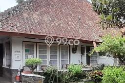 Rumah Mewah LB 213m2 Siap Pakai Desain Elegan di Riau, Bandung Rumah Mewah LB 213m2 Siap Pakai Desain Elegan di Riau, Bandung