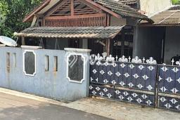 GOOD DEAL! Rumah Strategis area Cimanggis, Luas 185m² LB 100m² GOOD DEAL! Rumah Strategis area Cimanggis, Luas 185m² LB 100m²