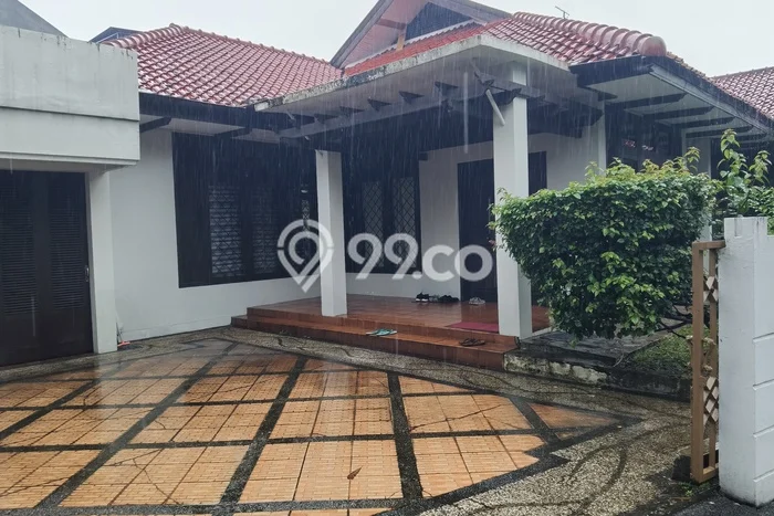 Rumah Mewah Dijual LT 615m2 di Ciputat, Tangerang Selatan Rumah Mewah Dijual LT 615m2 di Ciputat, Tangerang Selatan