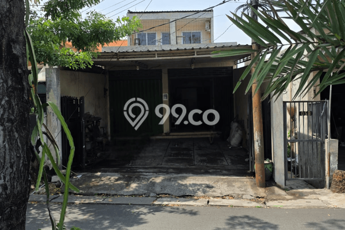 Ruko disewakan lokasi strategis Rungkut Surabaya 200m2 Ruko disewakan lokasi strategis Rungkut Surabaya 200m2