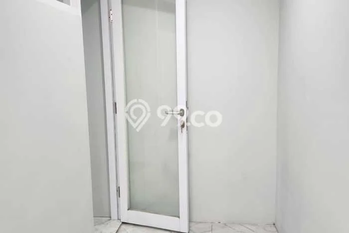 Unit Ruko Disewa Lokasi Genteng, Surabaya Spesifikasi Luas Bangunan 226m2 Unit Ruko Disewa Lokasi Genteng, Surabaya Spesifikasi Luas Bangunan 226m2