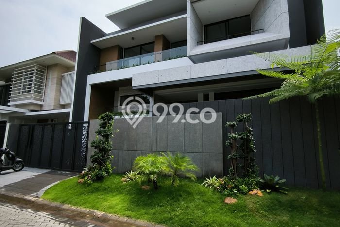Rumah Elit Modern Siap Huni di Pakuwon Indah Surabaya Rumah Elit Modern Siap Huni di Pakuwon Indah Surabaya