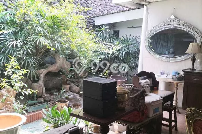 Siap Huni Rumah Mewah 5 Kamar di Menteng Dekat ke Mana Pun Siap Huni Rumah Mewah 5 Kamar di Menteng Dekat ke Mana Pun