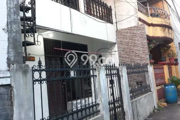 For Sale Hunian Rumah Terawat 9 Kamar di Klender, Jakarta Timur For Sale Hunian Rumah Terawat 9 Kamar di Klender, Jakarta Timur