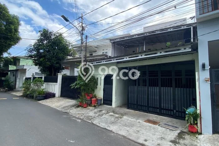 Dijual Kost di Kawasan Matraman, Jakarta Timur, Spesifikasi 7 KT, 5 KM, 160m2 Dijual Kost di Kawasan Matraman, Jakarta Timur, Spesifikasi 7 KT, 5 KM, 160m2
