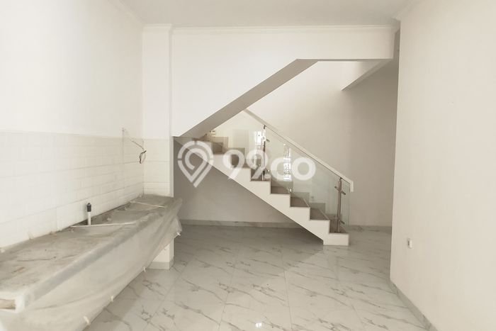 Ready to Use! Luxury House LT 96m2 Desain Modern di Pulo Asem Ready to Use! Luxury House LT 96m2 Desain Modern di Pulo Asem
