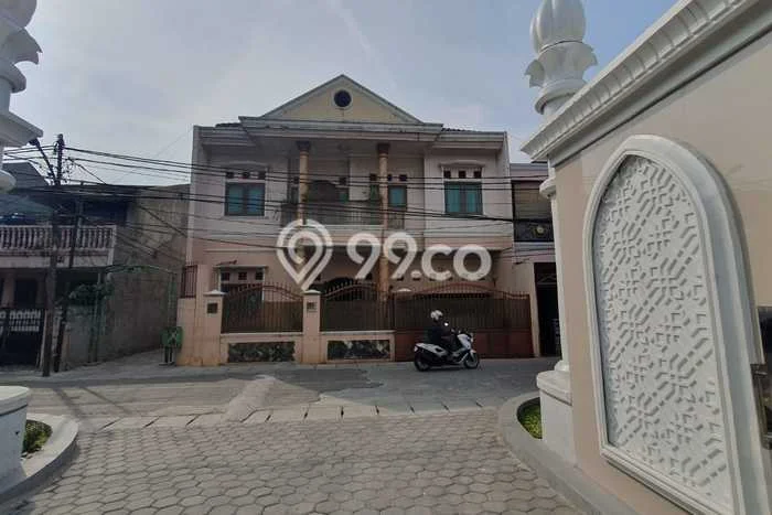 Ready to Use! Luxury House LT 157m2 Desain Elegan di Halim Perdana Kusuma Ready to Use! Luxury House LT 157m2 Desain Elegan di Halim Perdana Kusuma