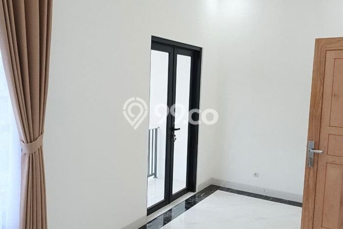 Rumah Luas Asri 3 KT Siap Pakai di Kalimalang Jakarta Timur Rumah Luas Asri 3 KT Siap Pakai di Kalimalang Jakarta Timur