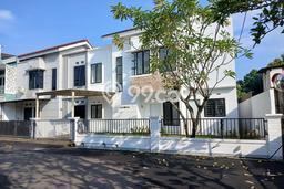 Rumah Strategis Modern Lb 111m2 di Ciputat, Tangerang Selatan Rumah Strategis Modern Lb 111m2 di Ciputat, Tangerang Selatan