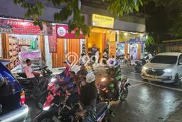 Unit Komersial Dijual di Jakarta Barat LT 70m2 & LB 600m2 Unit Komersial Dijual di Jakarta Barat LT 70m2 & LB 600m2