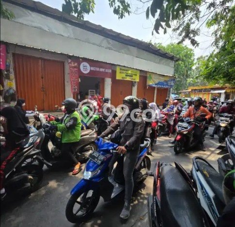 Unit Komersial Dijual di Jakarta Barat LT 70m2 & LB 600m2 Unit Komersial Dijual di Jakarta Barat LT 70m2 & LB 600m2