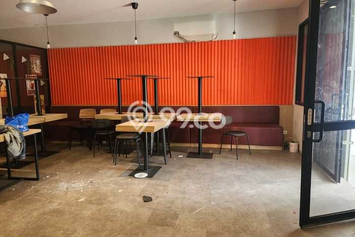 Ruko Disewa di Jakarta Utara dengan LB 650m2 Area Komersial Ramai Ruko Disewa di Jakarta Utara dengan LB 650m2 Area Komersial Ramai