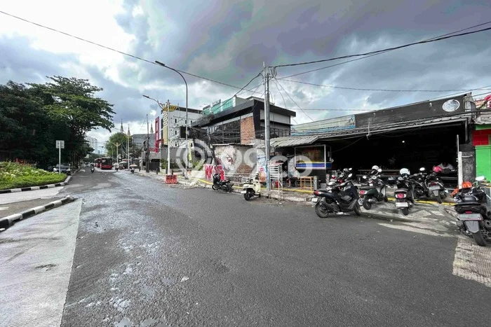 Jual Rumah Luas Elegan Dengan View Cantik di Cawang, Jakarta Timur Jual Rumah Luas Elegan Dengan View Cantik di Cawang, Jakarta Timur