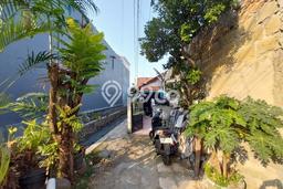 Hunian Nyaman Asri 3 KT Siap Pakai di Menteng Dalam Jakarta Selatan Hunian Nyaman Asri 3 KT Siap Pakai di Menteng Dalam Jakarta Selatan