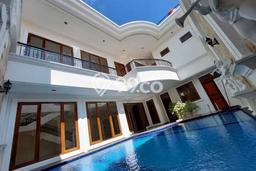 Hunian Minimalis dengan LT 430m2 & LB 998m2 Disewakan di Pondok Indah Hunian Minimalis dengan LT 430m2 & LB 998m2 Disewakan di Pondok Indah