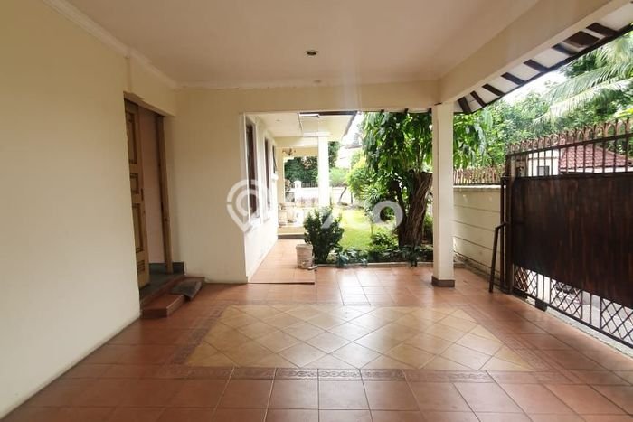 Jual Rumah Luas Elegan Dengan View Eksklusif di Tanah Kusir, Jakarta Selatan Jual Rumah Luas Elegan Dengan View Eksklusif di Tanah Kusir, Jakarta Selatan