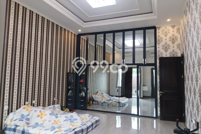 Rumah Mewah LB 600m2 Siap Huni Desain Elegan di BSD, Tangerang Rumah Mewah LB 600m2 Siap Huni Desain Elegan di BSD, Tangerang