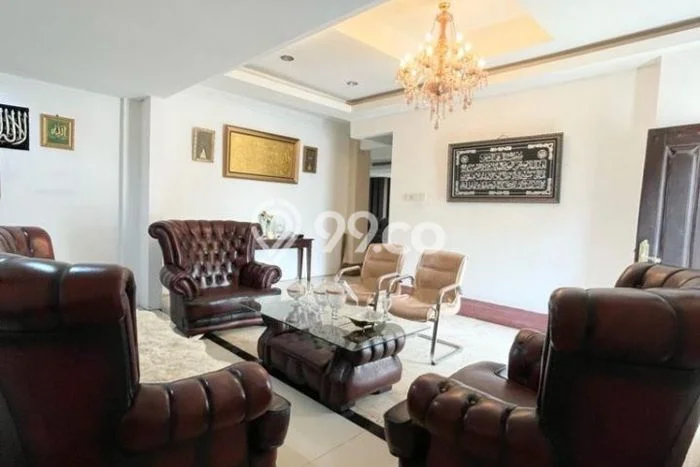 Rumah Mewah LB 1250m2 Siap Pakai Desain Elegan di Cirendeu, Jakarta Selatan Rumah Mewah LB 1250m2 Siap Pakai Desain Elegan di Cirendeu, Jakarta Selatan