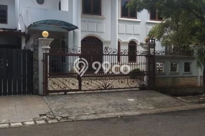 Rumah Elit Modern Tanpa Renovasi di BSD City Tangerang Rumah Elit Modern Tanpa Renovasi di BSD City Tangerang