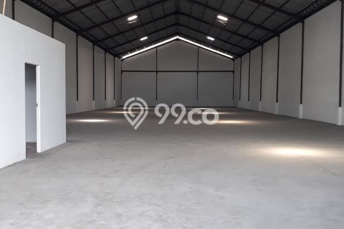 LOKASI STRATEGIS! Gudang di Margomulyo, Luas 980m2m², Area Berkembang, Ready Bisnis LOKASI STRATEGIS! Gudang di Margomulyo, Luas 980m2m², Area Berkembang, Ready Bisnis