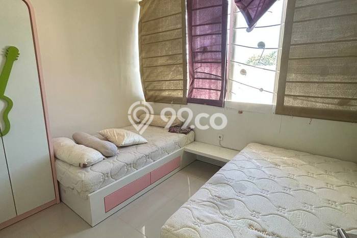 Rumah area Pakuwon City, 4 KM, Dekat Fasilitas Umum, Luas 162m2m² Bangunan 162m2m² Rumah area Pakuwon City, 4 KM, Dekat Fasilitas Umum, Luas 162m2m² Bangunan 162m2m²
