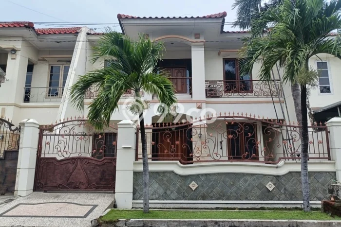 Disewakan Rumah Murah di Mulyosari Surabaya dengan 4 KT Disewakan Rumah Murah di Mulyosari Surabaya dengan 4 KT