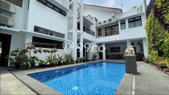 Disewakan! Rumah 4 Kamar Tidur &
7 Kamar Mandi di Kemang, Jakarta Selatan Disewakan! Rumah 4 Kamar Tidur &
7 Kamar Mandi di Kemang, Jakarta Selatan