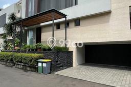 Ready to Use! Luxury House LT 193m2 Desain Elegan di Cipete Ready to Use! Luxury House LT 193m2 Desain Elegan di Cipete
