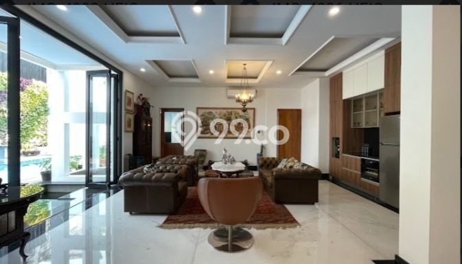Disewakan! Rumah 4 Kamar Tidur &
7 Kamar Mandi di Kemang, Jakarta Selatan Disewakan! Rumah 4 Kamar Tidur &
7 Kamar Mandi di Kemang, Jakarta Selatan