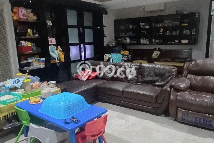 Hot Offer Hunian Mewah Ideal dan Luas di Wonocolo, Surabaya Hot Offer Hunian Mewah Ideal dan Luas di Wonocolo, Surabaya