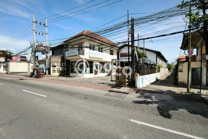 LOKASI PREMIUM! Gudang di Kerobokan Kelod, Luas 1900m², Jalan Utama LOKASI PREMIUM! Gudang di Kerobokan Kelod, Luas 1900m², Jalan Utama