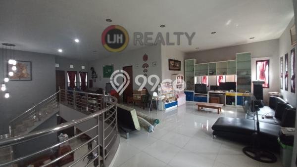 Jual Rumah Mewah Megah Dengan View Eksklusif di Harapan Indah, Bekasi Jual Rumah Mewah Megah Dengan View Eksklusif di Harapan Indah, Bekasi