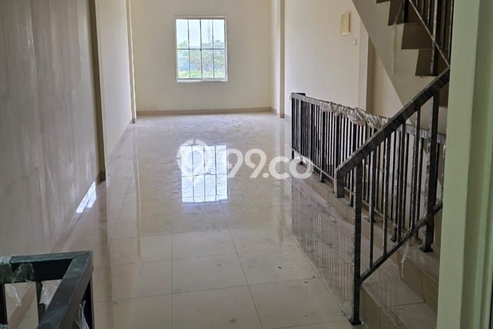 Ruko Dijual di Prime Area Jakarta Barat Luas 236m2 Ruko Dijual di Prime Area Jakarta Barat Luas 236m2
