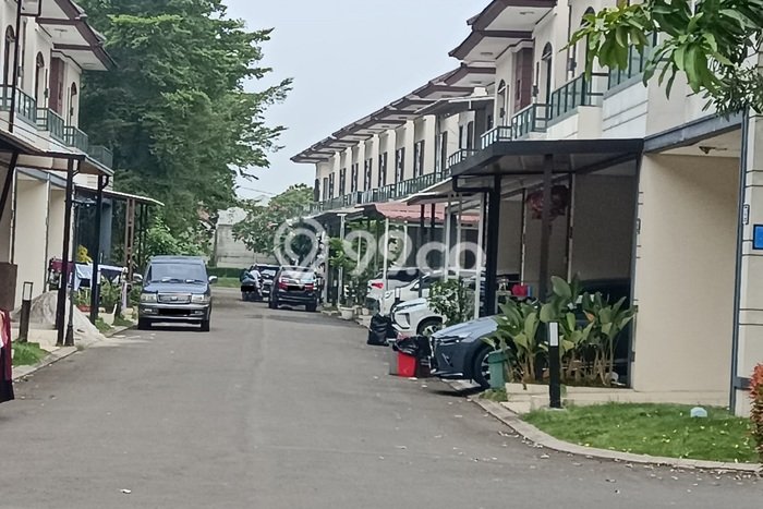 Dijual Rumah 4 Kamar Lokasi Ideal Nyaman dan Strategis di Cikupa Dijual Rumah 4 Kamar Lokasi Ideal Nyaman dan Strategis di Cikupa