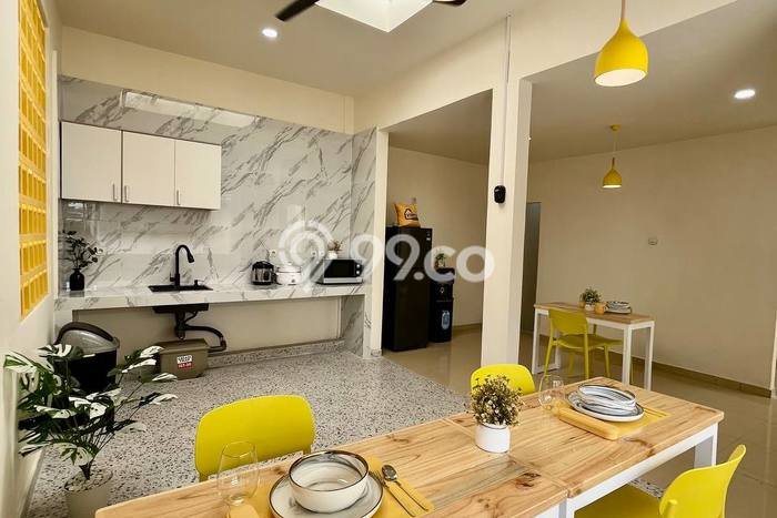 INVESTASI CERDAS! Rumah Premium Karawang Timur, Karawang, Luas Tanah 376m2m² LB 440m2m² INVESTASI CERDAS! Rumah Premium Karawang Timur, Karawang, Luas Tanah 376m2m² LB 440m2m²