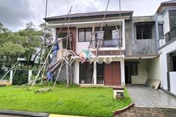 Rumah Elit Modern Siap Huni di Legenda Wisata Jakarta Timur Rumah Elit Modern Siap Huni di Legenda Wisata Jakarta Timur