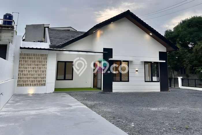 For Sale Rumah 2 Kamar Lokasi Strategis Bagus dan Strategis di Cileungsi For Sale Rumah 2 Kamar Lokasi Strategis Bagus dan Strategis di Cileungsi