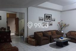 Rumah nyaman di Jln.Tebet 2 Lantai SHM Rumah nyaman di Jln.Tebet 2 Lantai SHM