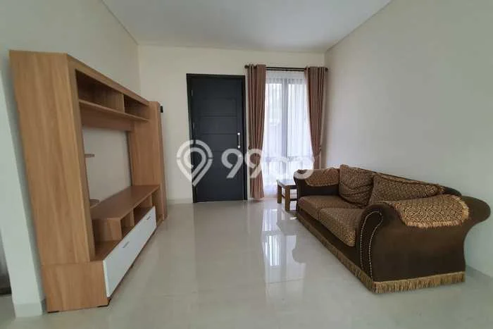 Lokasi strategis! Rumah siap huni disewakan di Cimanggis LB 120m2 Lokasi strategis! Rumah siap huni disewakan di Cimanggis LB 120m2