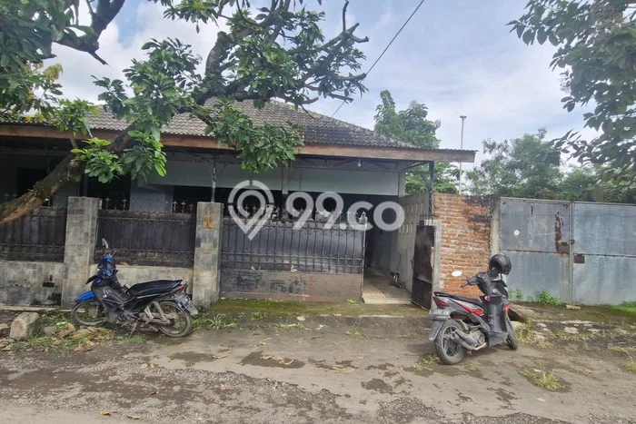 Rumah Modern 3 KT LT 326m2 di Cirebon Kota Rumah Modern 3 KT LT 326m2 di Cirebon Kota