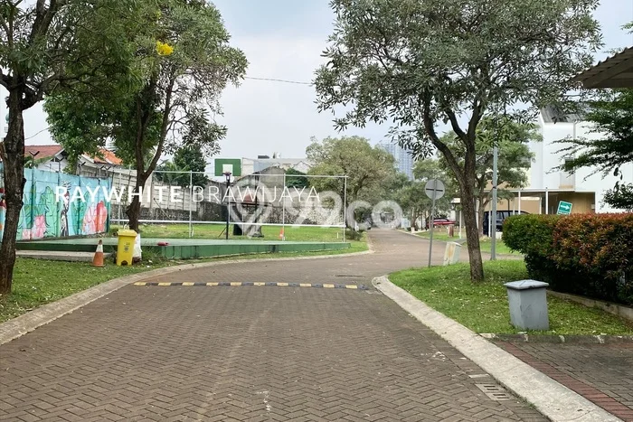 Jual Rumah Luas Megah Dengan View Cantik di Bintaro, Tangerang Selatan Jual Rumah Luas Megah Dengan View Cantik di Bintaro, Tangerang Selatan
