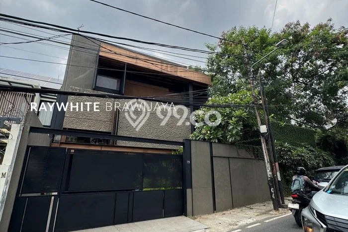 Rumah Elit LB 750m2 Siap Huni Desain Elegan di Kemang, Jakarta Selatan Rumah Elit LB 750m2 Siap Huni Desain Elegan di Kemang, Jakarta Selatan