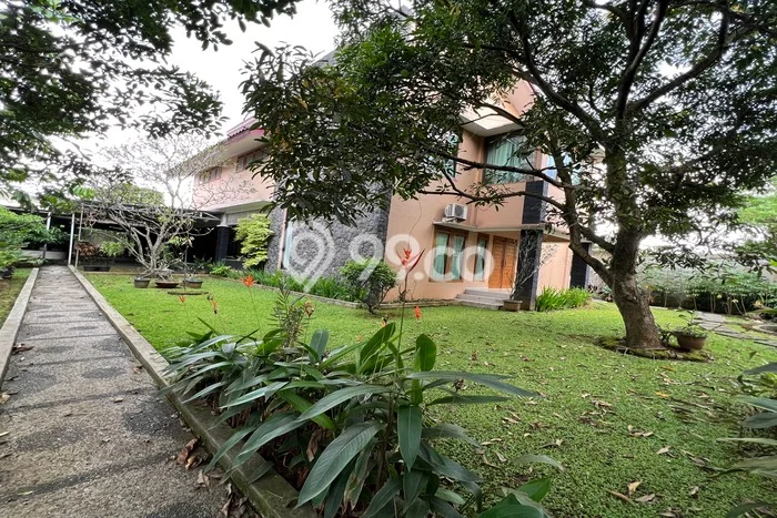 Rumah Luxury di Bogor Strategis Kondisi Baik Rumah Luxury di Bogor Strategis Kondisi Baik