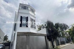 Dijual Rumah Mewah Megah Dengan View Eksklusif di Kemang, Jakarta Selatan Dijual Rumah Mewah Megah Dengan View Eksklusif di Kemang, Jakarta Selatan