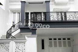 Siap Huni Rumah Mewah 5 Kamar di Jagakarsa Dekat ke Mana Pun Siap Huni Rumah Mewah 5 Kamar di Jagakarsa Dekat ke Mana Pun