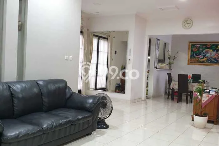 Rumah Modern Minimalis 4 Kamar Siap Huni di Cimanggis Rumah Modern Minimalis 4 Kamar Siap Huni di Cimanggis